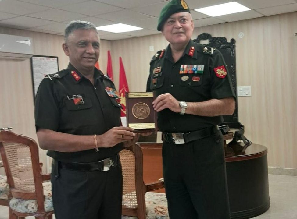Maj Gen Anil Chandel Getting Memento