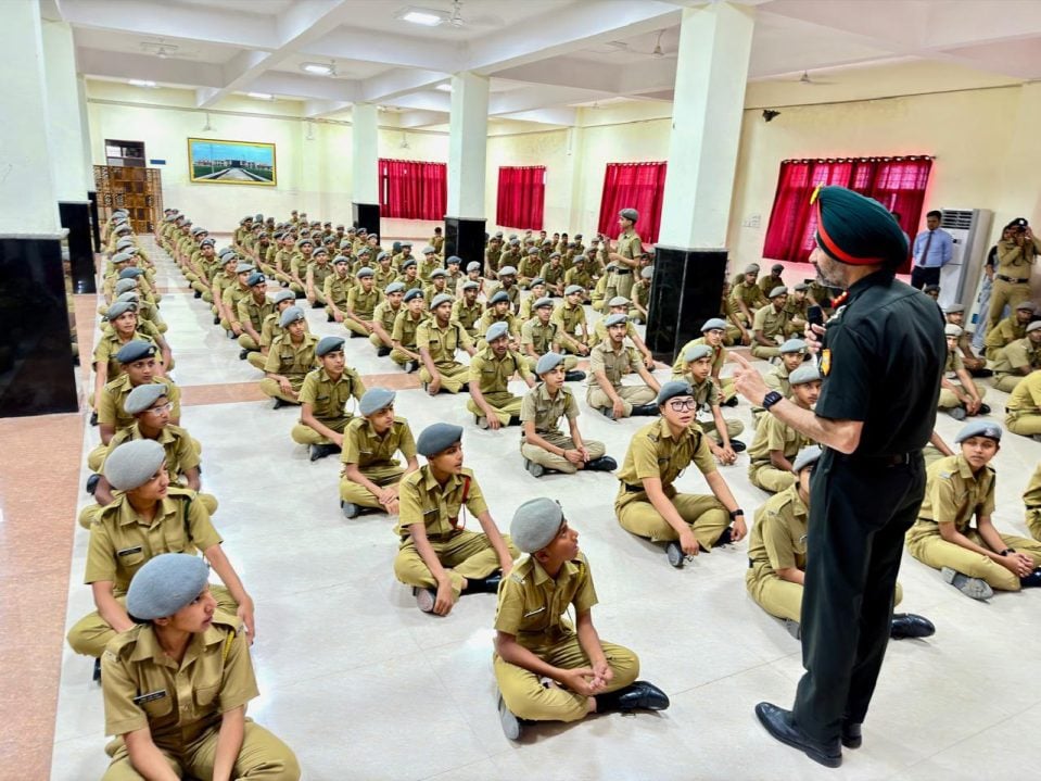 Maj Gen Mandeep Singh Interacting with Cadets