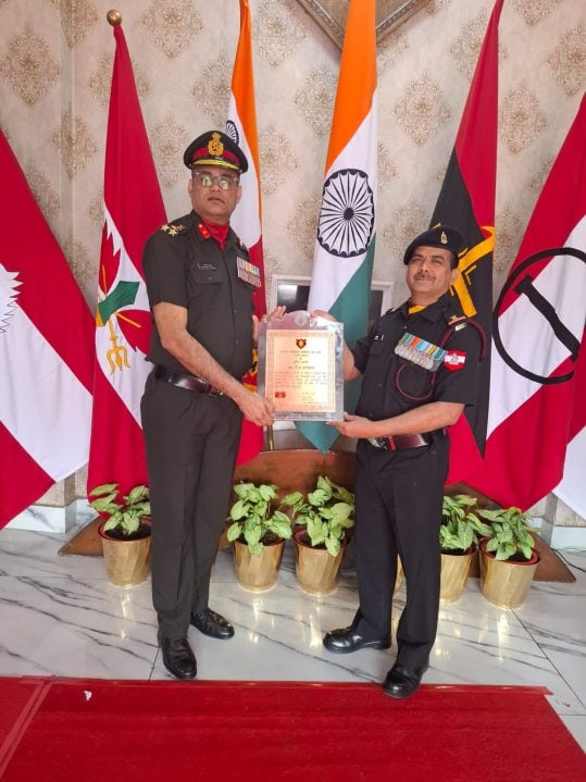 Officer Giving Award 2