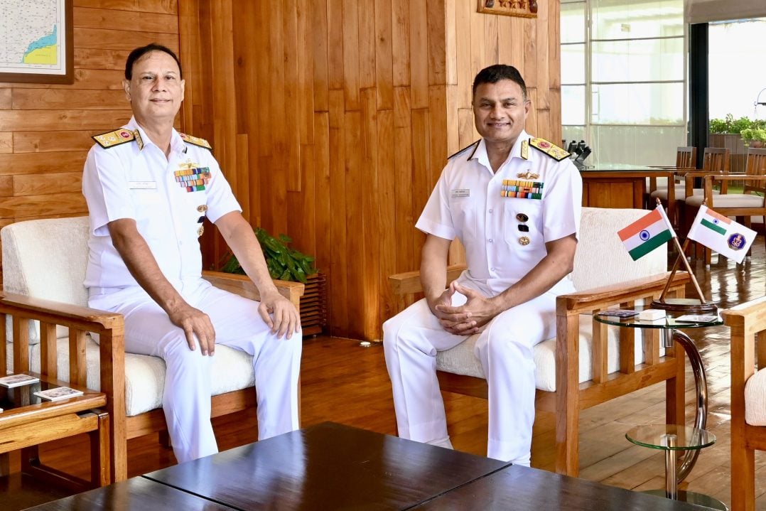 Vice Adm Ajay Kochhar and Vice Adm Swaminathan