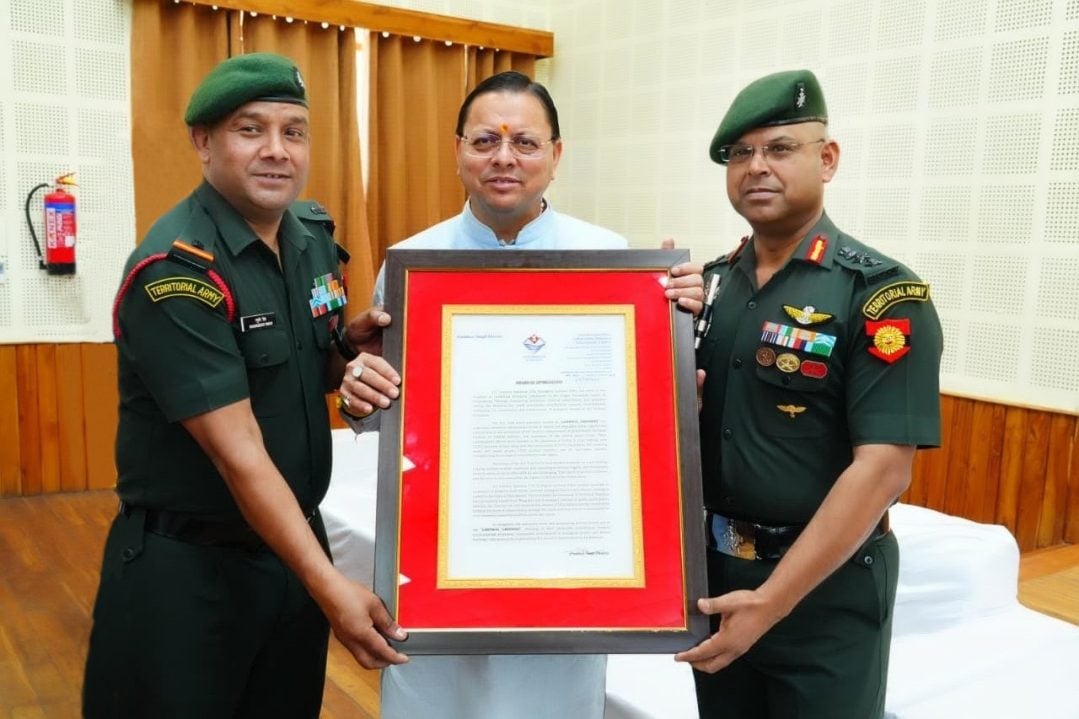 CM of Uttrakhand with Officers