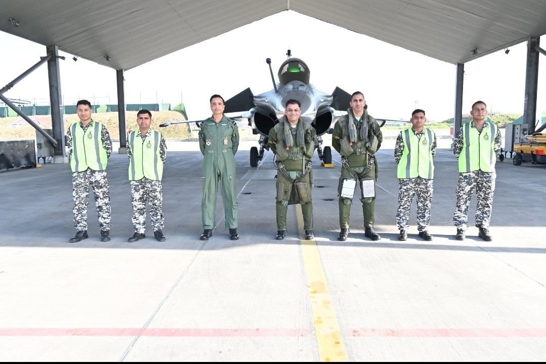 Group Photo of Officers 39