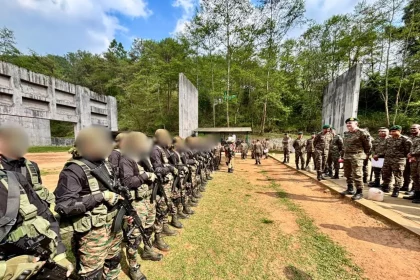 Lt Gen Abhijit S Pendharkar Interacting