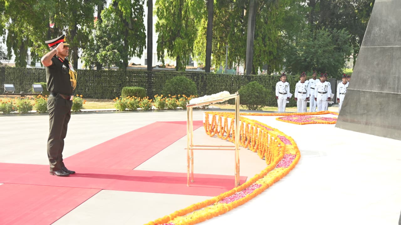 Lt Gen CJ Jayachandran Saluting