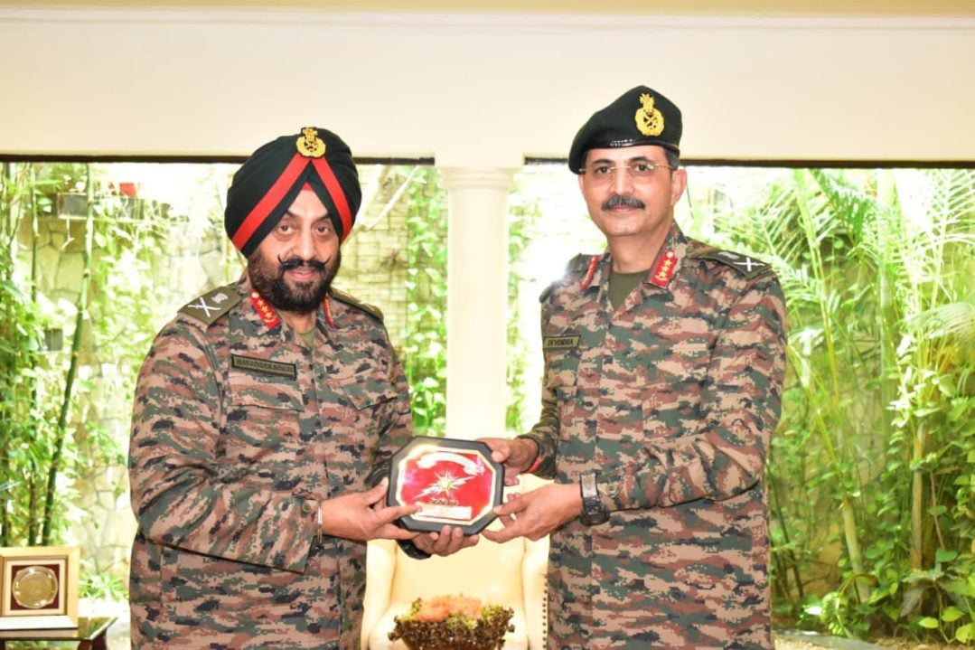 Lt Gen Devednra Sharma with Lt Gen Manjinder Singh