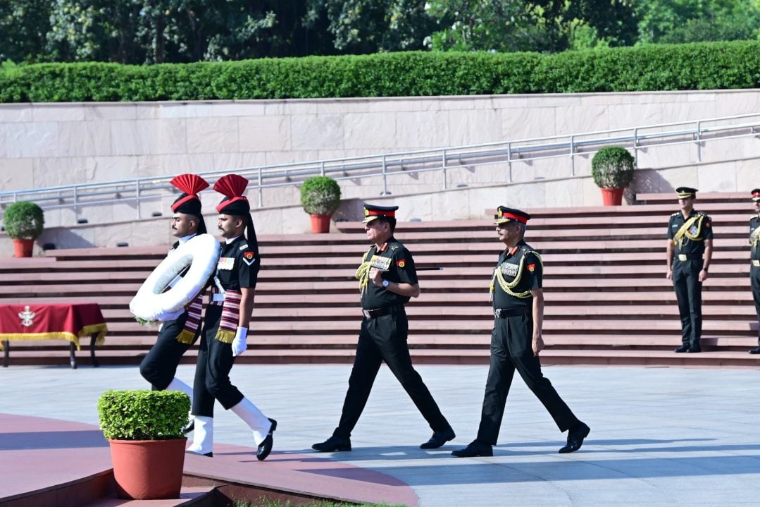 Lt Gen Dhiraj Seth at War Memorial
