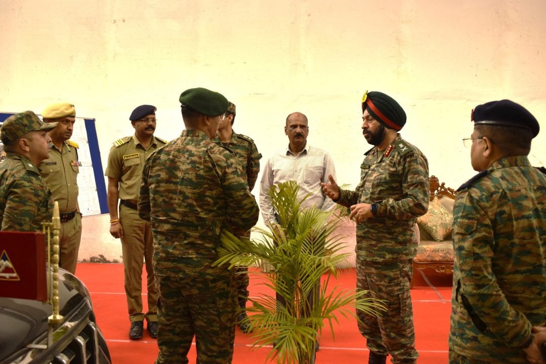 Lt Gen Harpal Singh Discussing