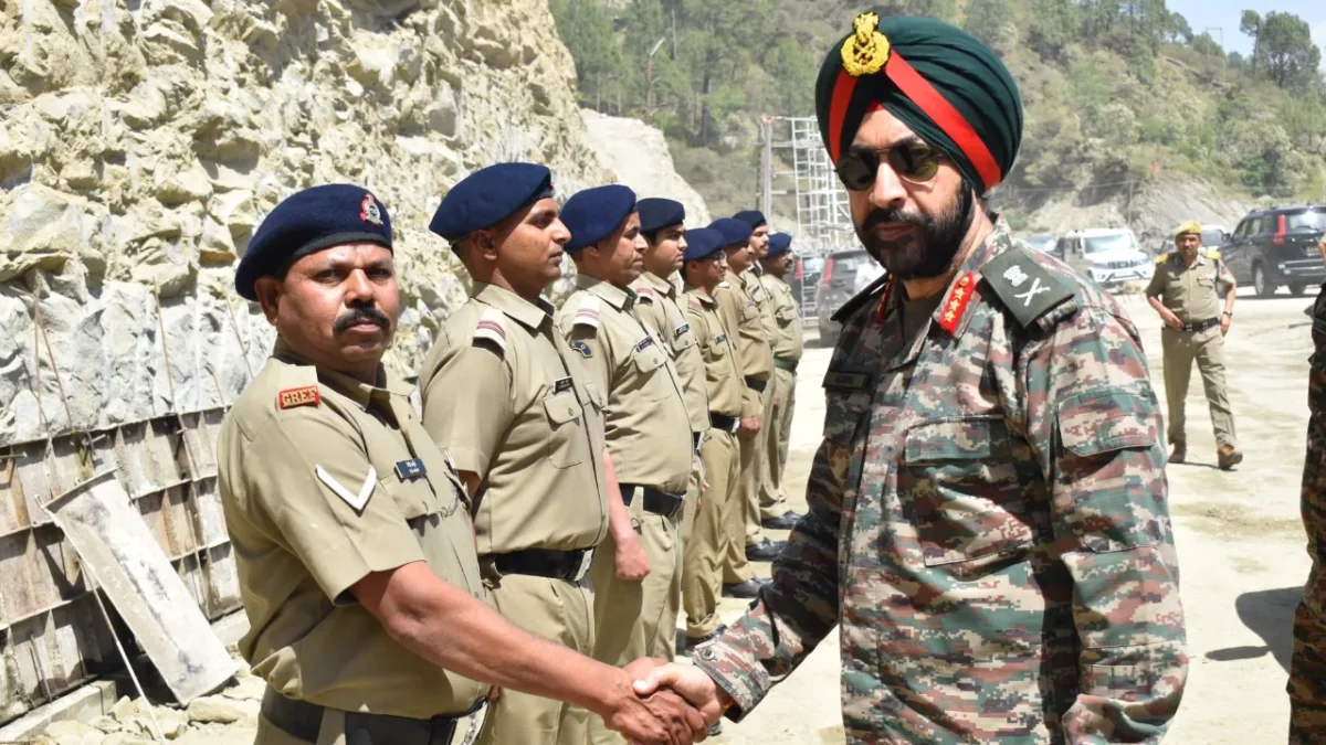 Lt Gen Harpal Singh Shaking Hands 1