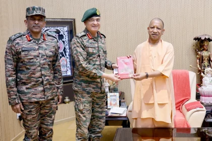 Lt Gen Navin Sachdeva with CM of Uttar Pradesh
