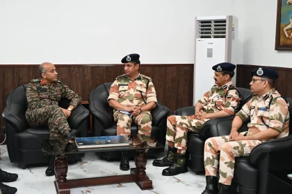 Lt Gen Neeraj Shukla Discussing