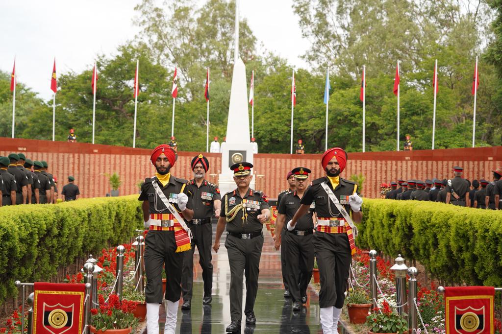 Lt Gen Pushpendra Singh with Other Officers
