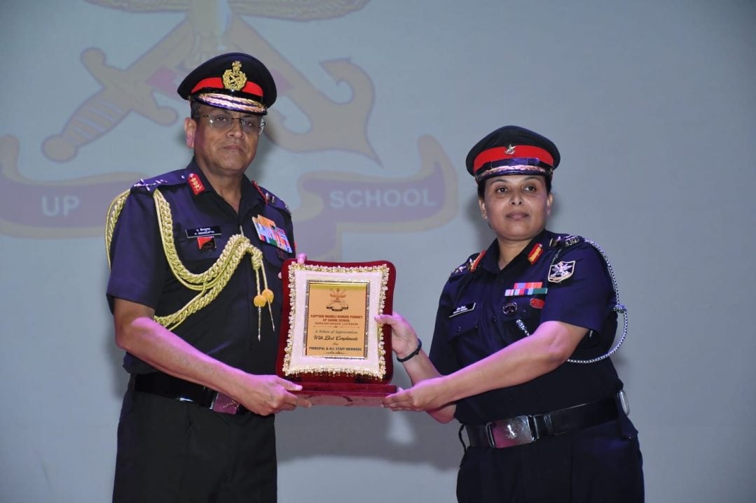 Lt Gen Sengupta with Officer
