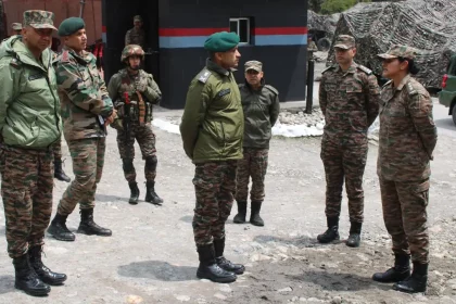Lt Gen Shukla Interacting