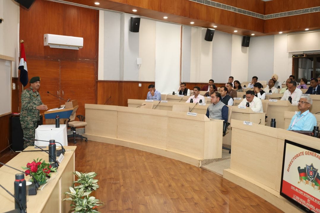 Lt Gen Vikas Lakhera Giving Lecture