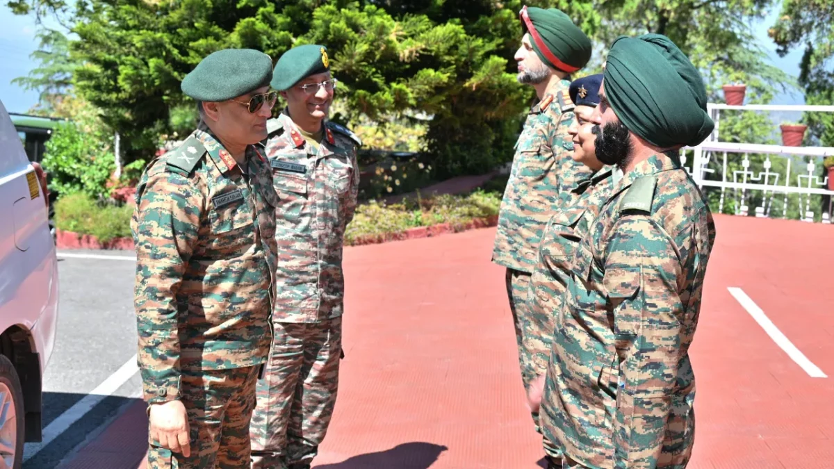 Maj Gen Amaresh Gunjan Interacting