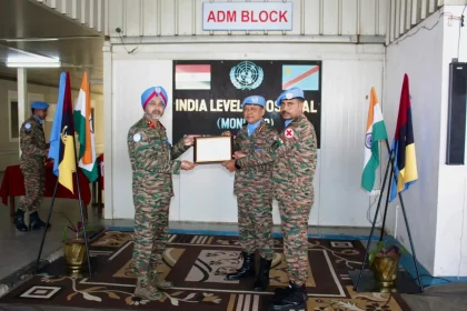 Officers Getting Award 1