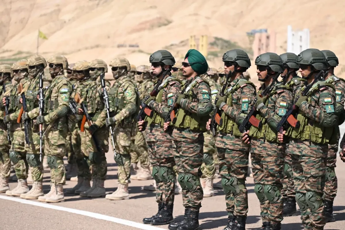 Officers at Ex Dustlik