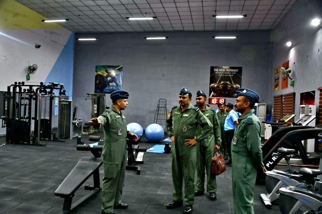 Air Marshal B Manikantan Reviewing