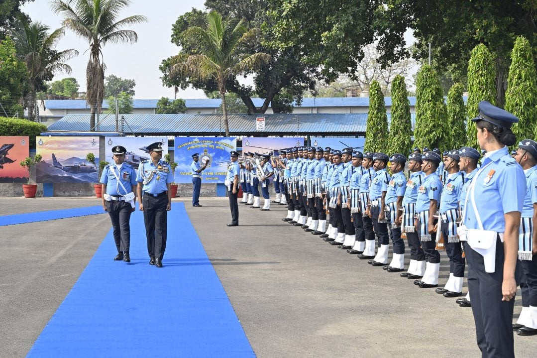 Air Marshal Manikantan at Guard of Honour