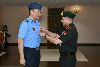 Gen Dwivedi Commending 1
