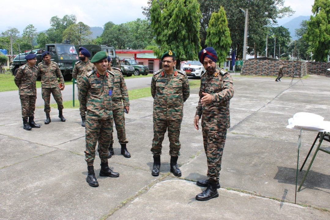 Lt Gen CG Muralidharan Interacting