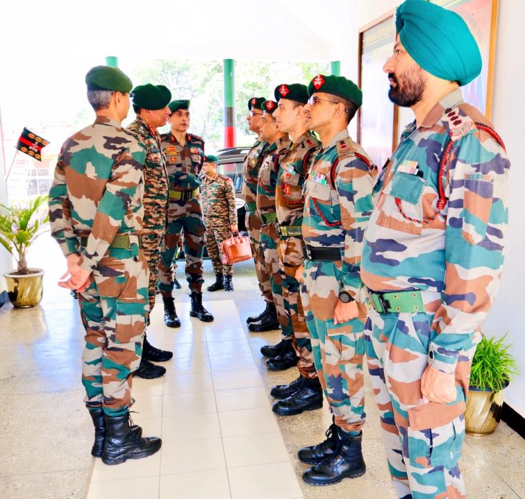 Lt Gen Kalia Interacting