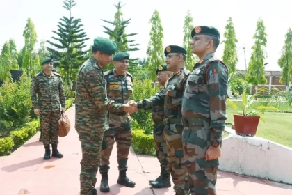 Lt Gen Kalia Shaking Hands