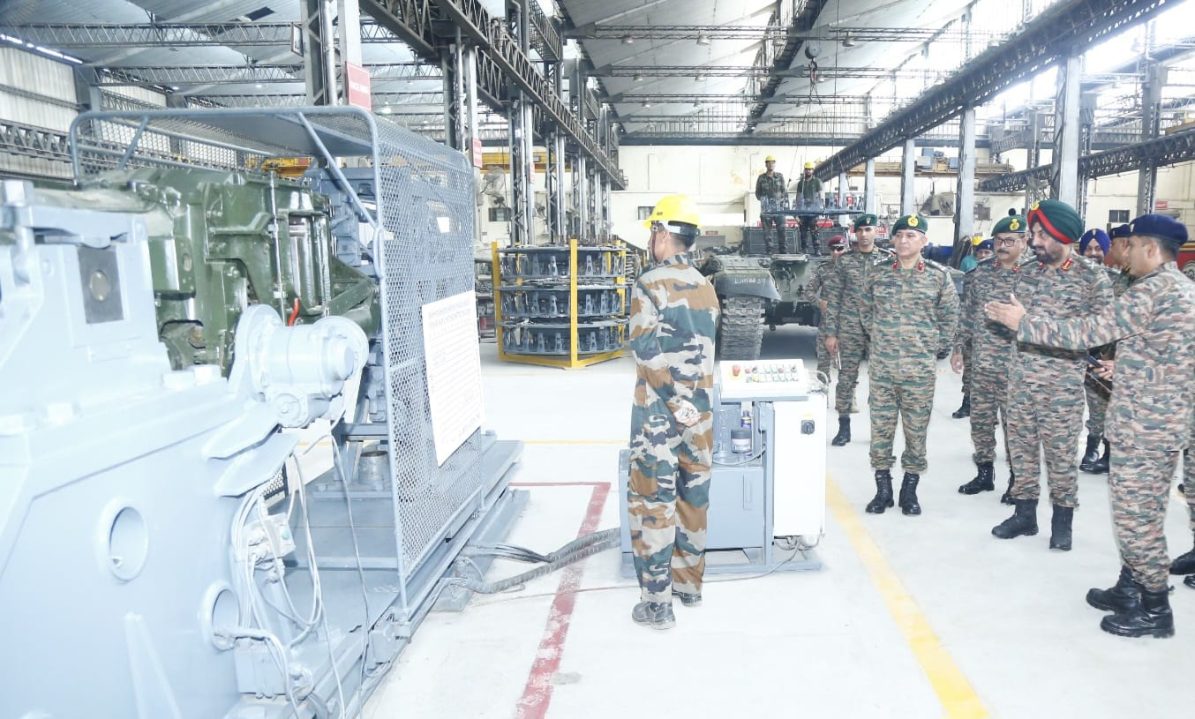 Lt Gen Manjinder Singh Reviewing