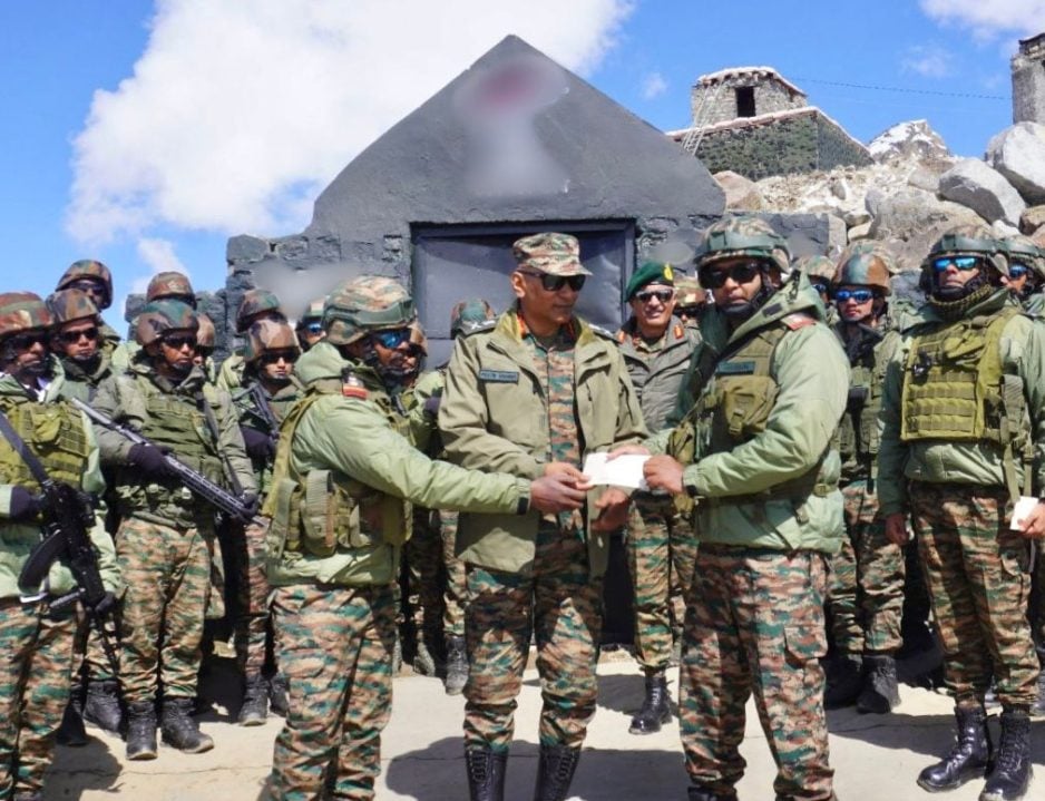 Lt Gen Pratik Sharma and Other Officers 1