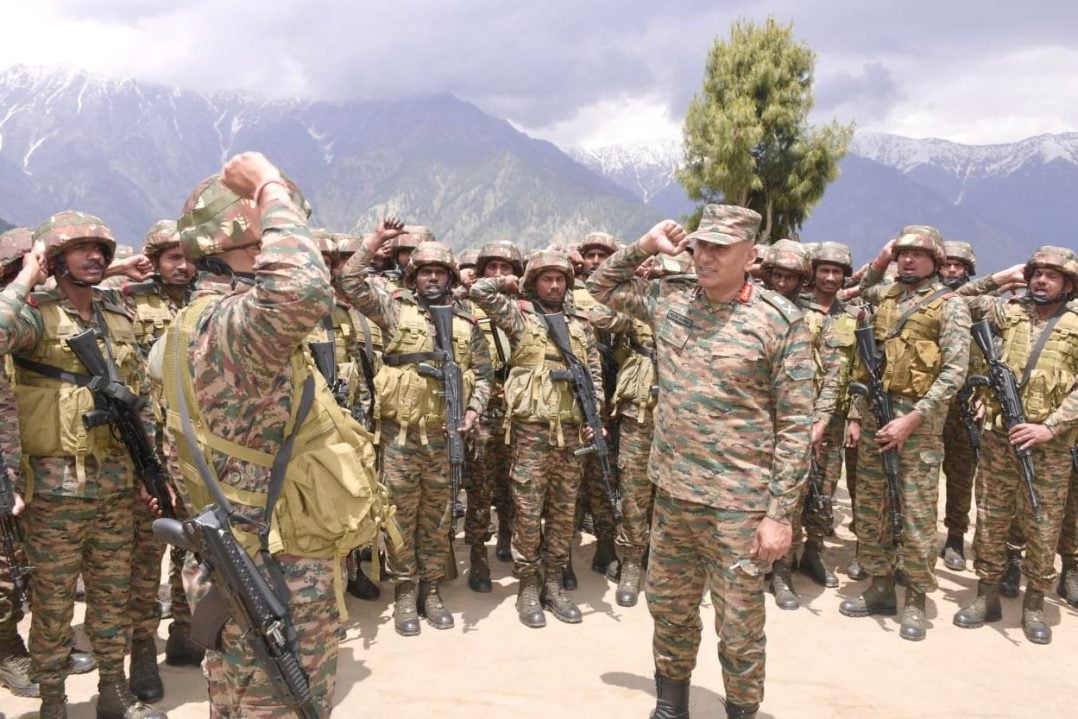 Lt Gen Pratik Sharma and Soldiers