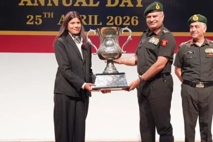 Lt Gen Puneet Ahuja Giving Trophy