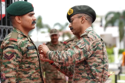 Lt Gen VMB Krishnan Commending