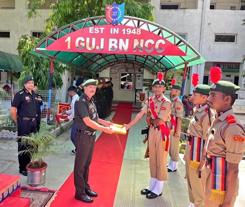Maj Gen Bimal Monga with NCC Cadets