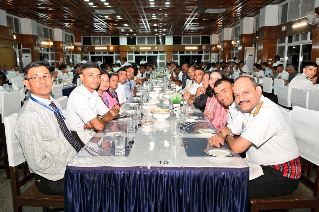 OCs and Officers Sitting