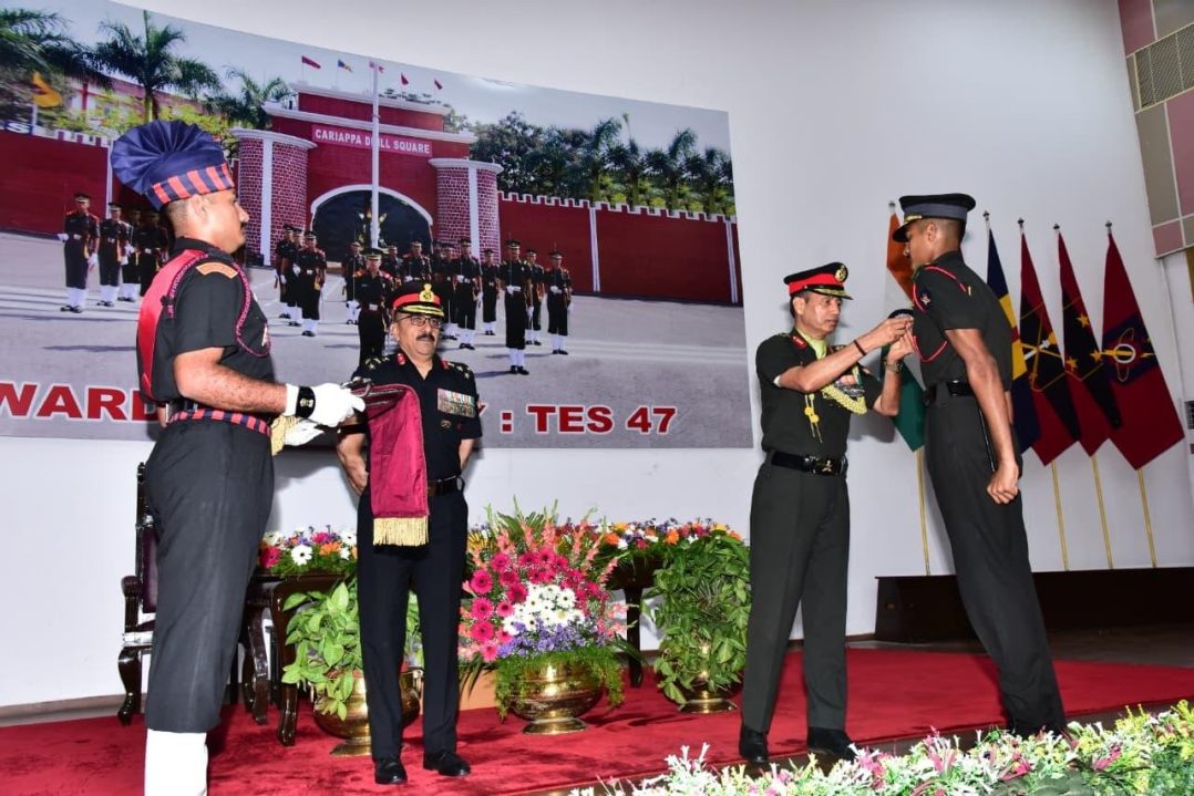Officer Commending