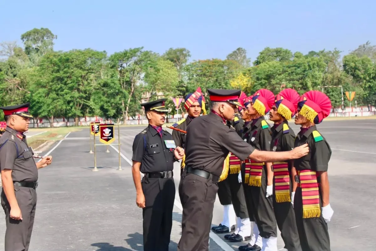 Officer Commending Agniveer 2