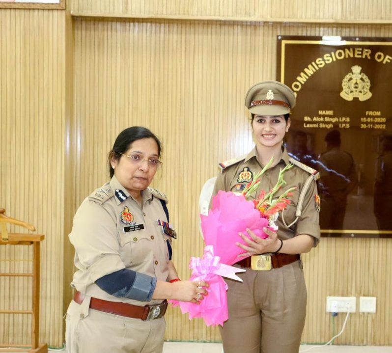 Sub Inspector Madhu Singh Receiving Bouquet