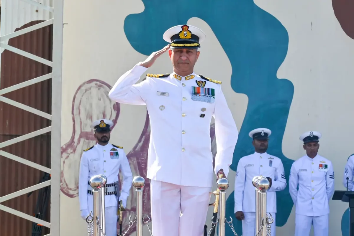 Captain Sumit Malik Takes Over Command of INS Parundu from Captain Arjun Menon