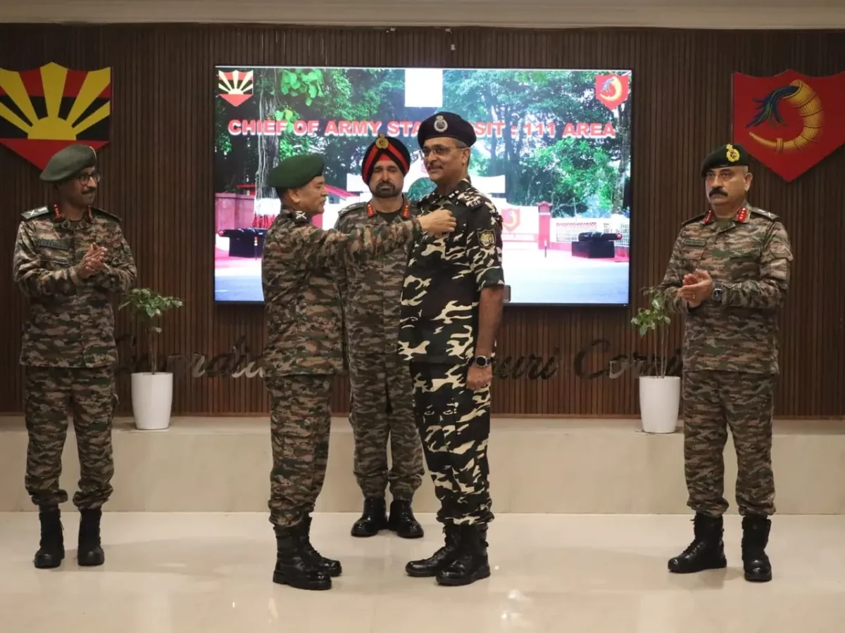 Gen Dwivedi Commending Shri Vandan Saxena