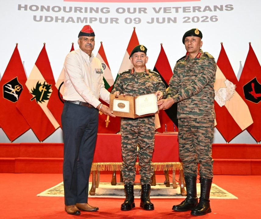 General Dwivedi and Veteran