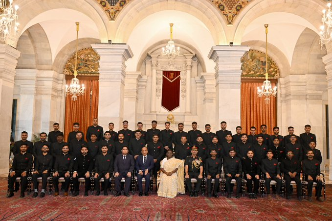 Group Photo with President 1