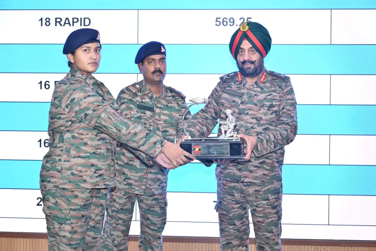 Lt Gen Manjinder Singh Giving Award