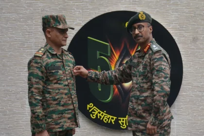 Lt Gen VMB Krishnan Commending 1