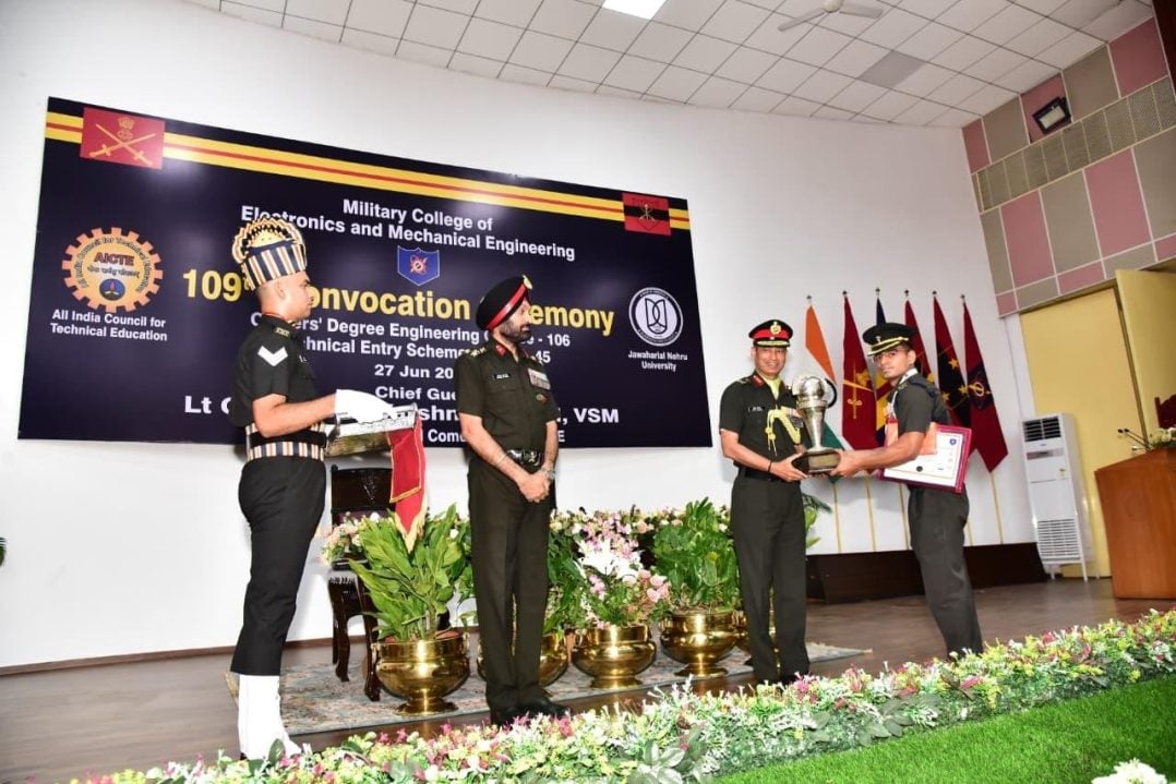 Lt Gen Varshney Giving Award