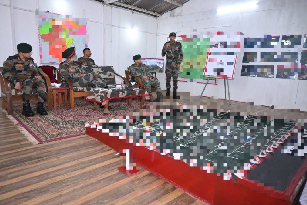 Maj Gen Harinder Singh and Other Officers