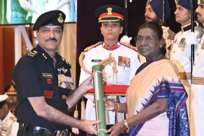 Major General Vikas Choudhary Getting AVSM from President