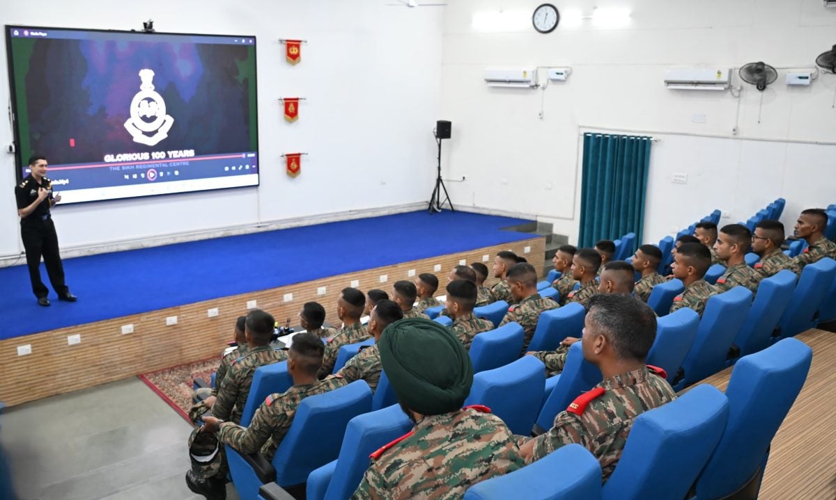 OCs Watching Lecture