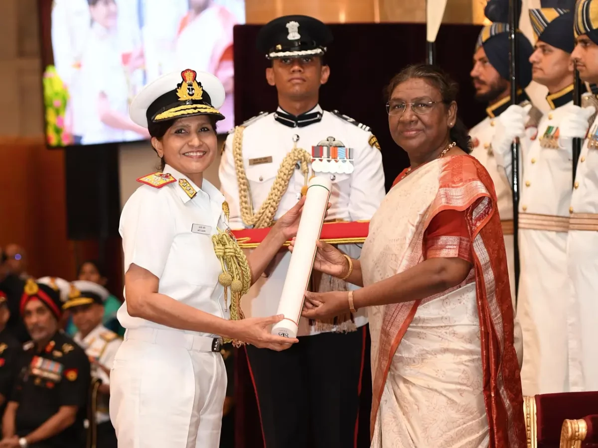 Surgeon Vice Admiral Arti Sarin Getting AVSM From President