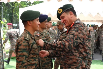 Gen Dhiraj Seth Commending 1