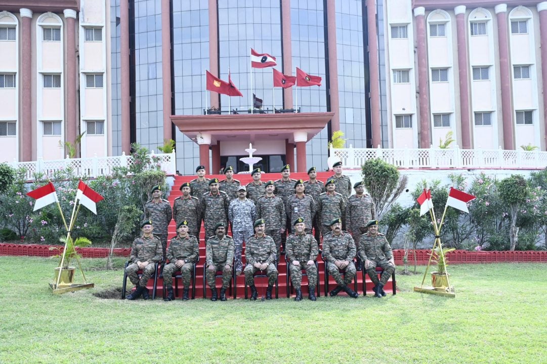 Group Photo of Officers 17